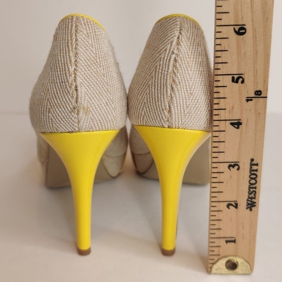 NINE WEST Catchmeo Peep Toe Platform Heel Vegan Textile Wheat Yellow Buckle Sz 5 - Picture 11 of 13